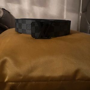 Louis Vuitton Men belt size 36/38